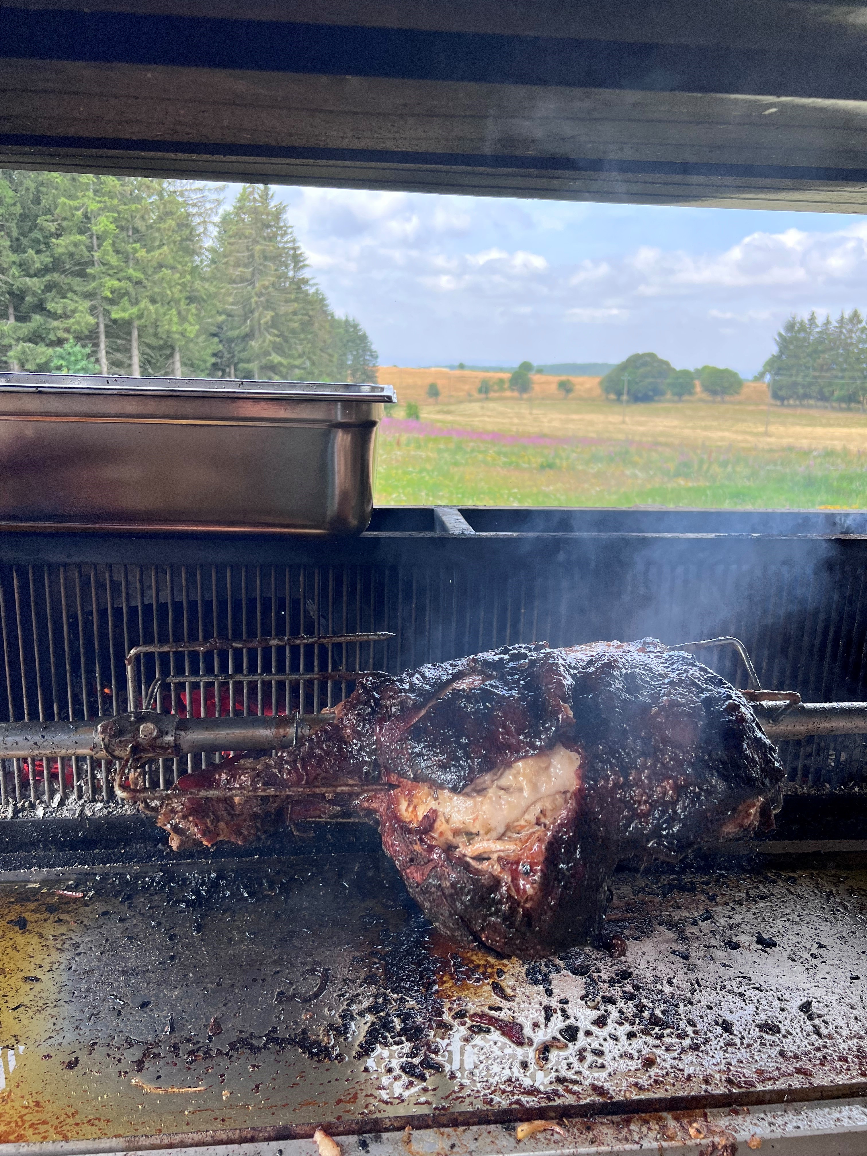 Jambon à la broche - Réserve des bisons d'Europe Jambon à la broche - Réserve des bisons d'Europe
